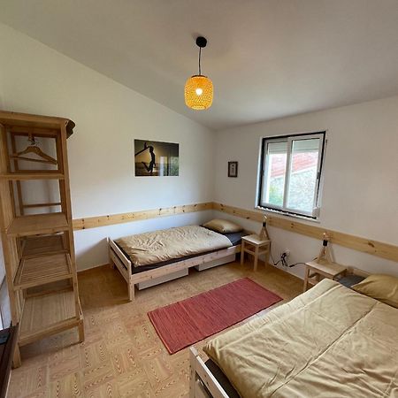 Little Hikers Hostel Raposeira  Esterno foto
