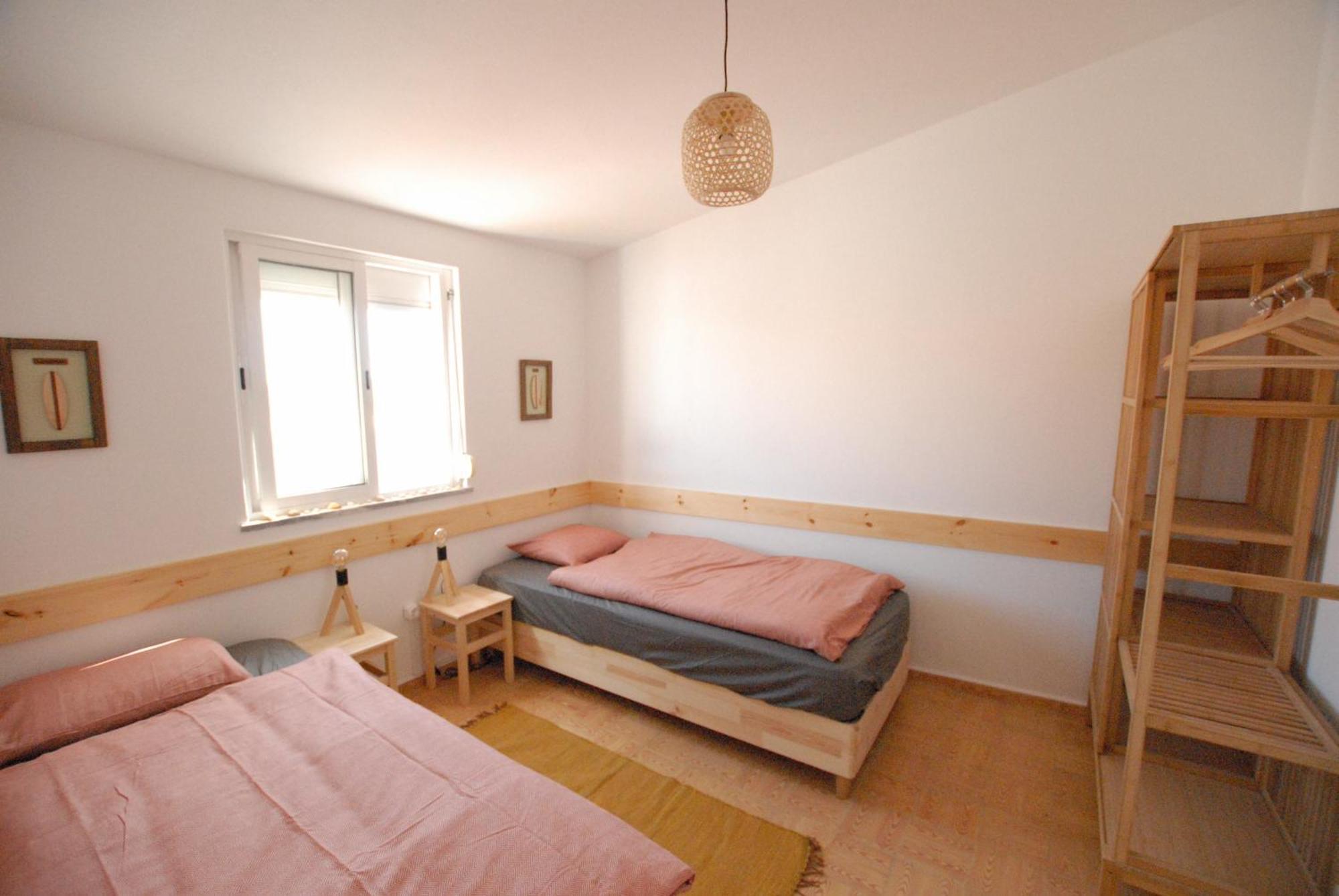 Little Hikers Hostel Raposeira  Esterno foto