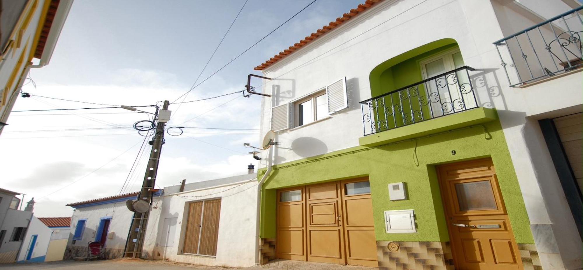 Little Hikers Hostel Raposeira  Esterno foto