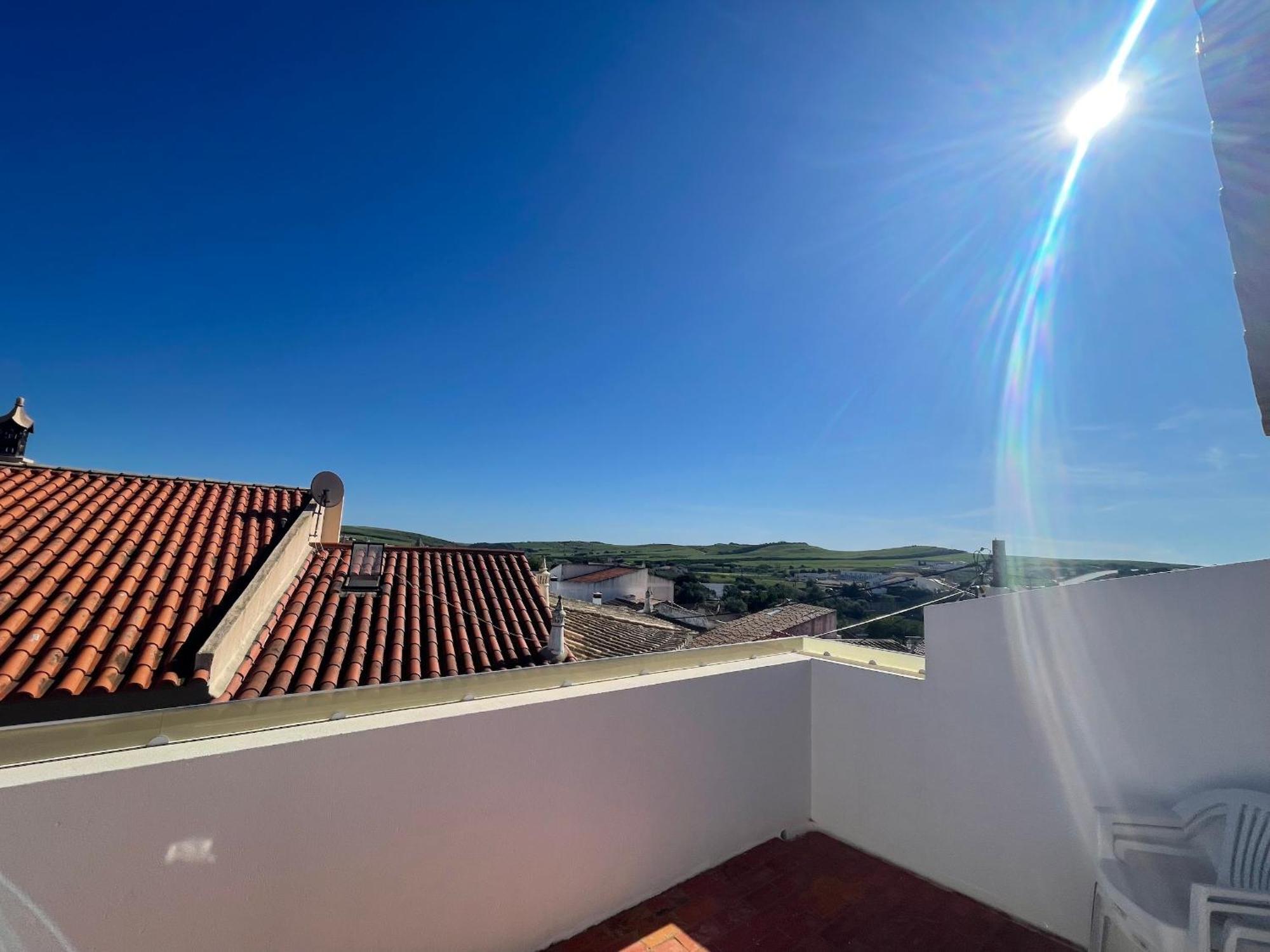 Little Hikers Hostel Raposeira  Esterno foto