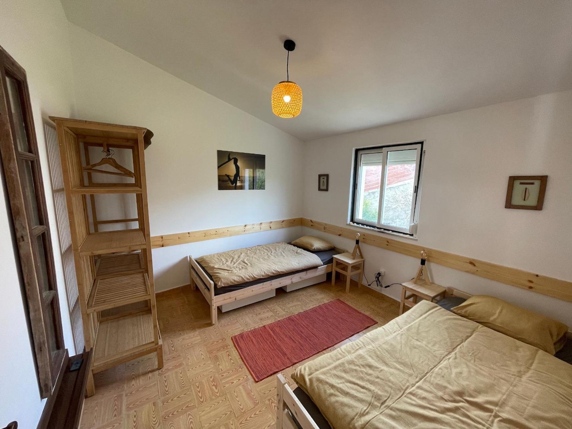 Little Hikers Hostel Raposeira  Esterno foto